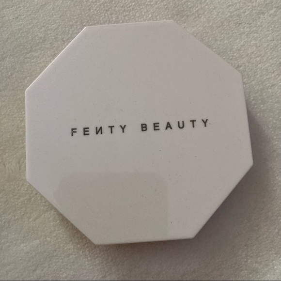 NWOB Fenty Beauty highlighter in Metal Moon - Picture 2 of 4